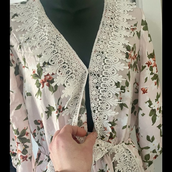 💥 sexy crochet trim romper - Picture 7 of 8